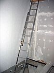 Noch geht's nur mit der langen Leiter in's OG...