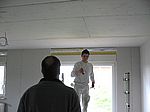 Wir beginnen mit dem Spachteln an der Decke im Wohnzimmer