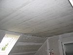 Am Abend ist dann auch die Decke im Gästezimmer tapeziert