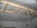 Die Decke wurde rund 8 cm abgehängt, damit...