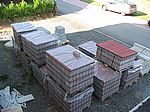 Die Pflastersteine für den Hof sind eingetroffen