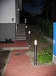Die Lampen in Aktion - sie haben einen Bewegungsmelder mit Lichtsensor und sind mit Sparlampen bestückt