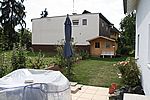 Vor unserer Hütte haben wir einen schönen Schattenplatz geschaffen